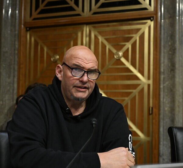 Fetterman Says He Has ‘No Plans’ to Leave the Democratic Party
