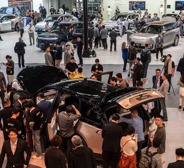 China’s Exports and Imports Set Records in April Amid High Energy Costs