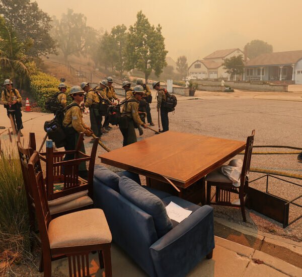 Sandy Fire in Simi Valley Forces Immediate Evacuations