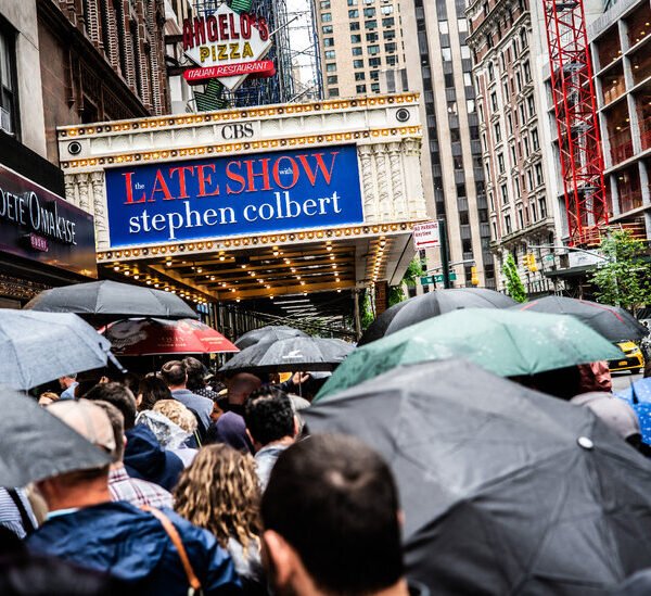 Outside Colbert’s Final Show, Fans From Near and Far Line Up for…