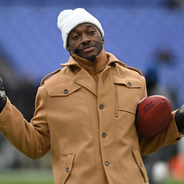 Ex-NFL QB Robert Griffin III leaves USA flag soccer crew
