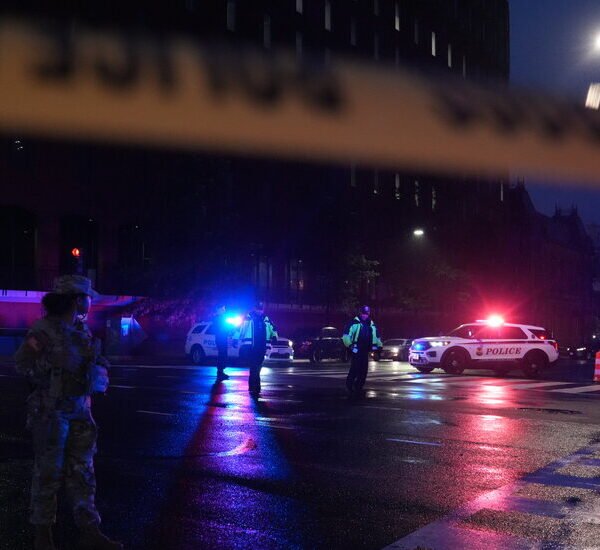 Bystander Wounded in White House Shooting Is in Stable Condition