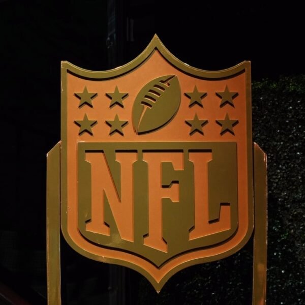 Report: Netflix near touchdown NFL Honors for 2027