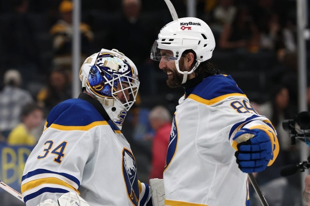 NHL roundup: Sabres win playoff collection for first time in 19 years