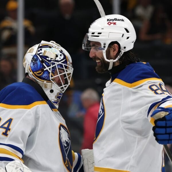 NHL roundup: Sabres win playoff collection for first time in 19 years
