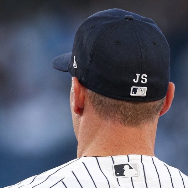 Yankees to honor late broadcaster John Sterling with uniform patch