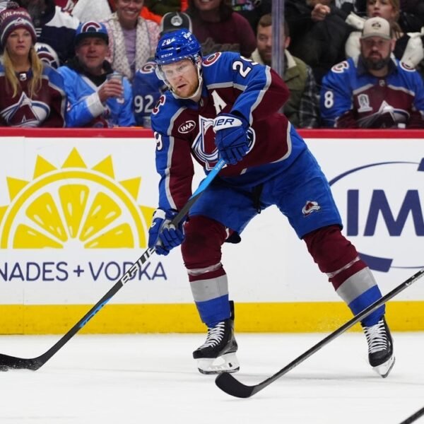 Nathan MacKinnon stars as Avs seize 2-0 lead over Wild