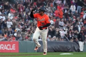 Rafael Devers homers to energy Giants previous Pirates