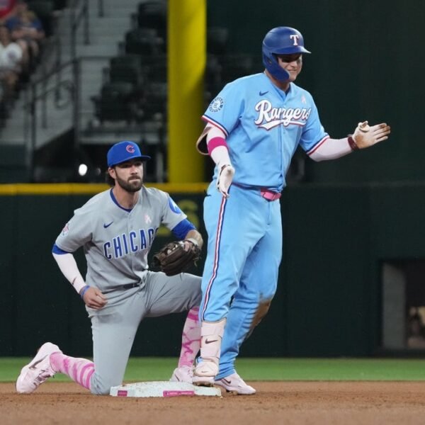 Jacob deGrom strikes out 10 to guide Rangers over Cubs