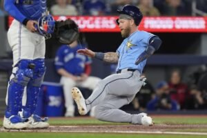Rays OF Jake Fraley (hernia) lands on 10-day IL
