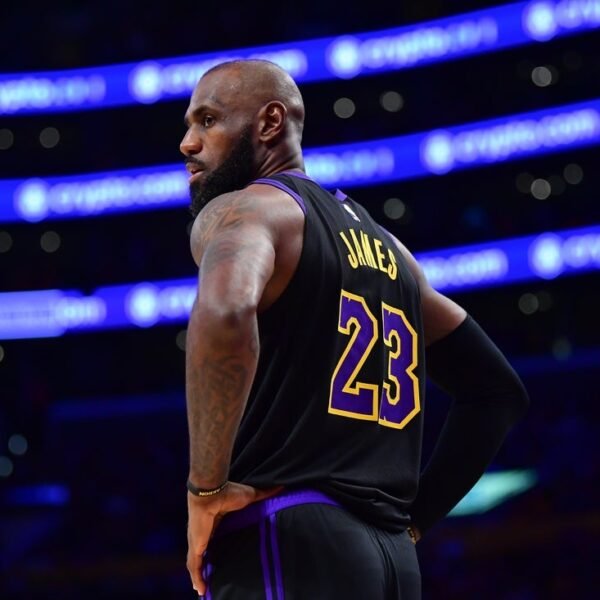 LeBron James favored to return subsequent season, however go away Lakers