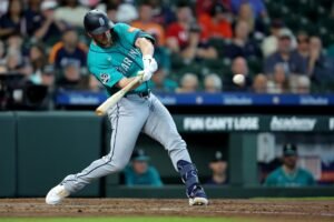 Luke Raley and Mitch Garver homer to steer Mariners over Astros