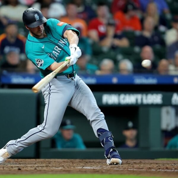 Luke Raley and Mitch Garver homer to steer Mariners over Astros