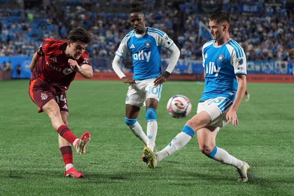 Charlotte halts 5-game winless streak, extends Toronto’s to 7