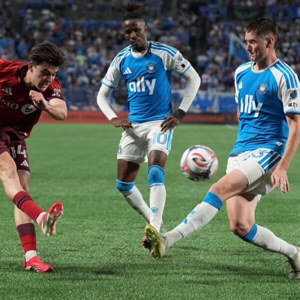 Charlotte halts 5-game winless streak, extends Toronto’s to 7