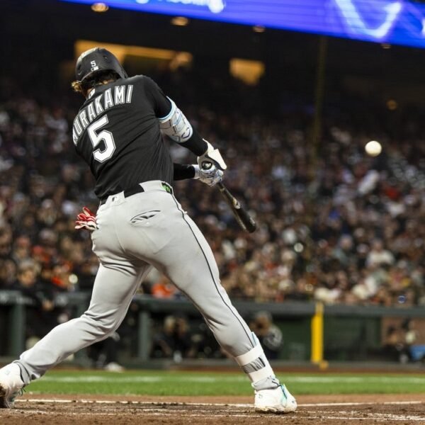 White Sox trip 9-run fourth to win over stumbling Giants
