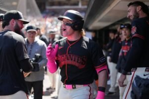 White Sox, Giants desirous to land ultimate blow in collection rubber sport