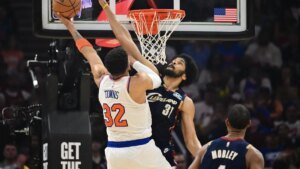 Knicks end sweep of Cavs, make first NBA Finals since 1999