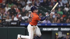 Brice Turang’s sac fly in tenth lifts Brewers previous Astros