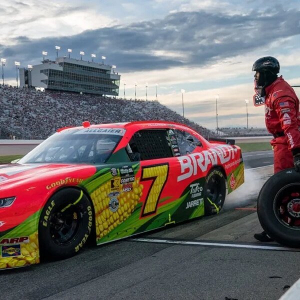 Justin Allgaier holds off teenager Brent Crews to win at Nashville