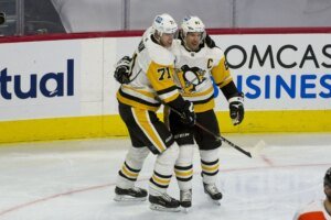 Evgeni Malkin re-signs with Penguins, NHL followers react