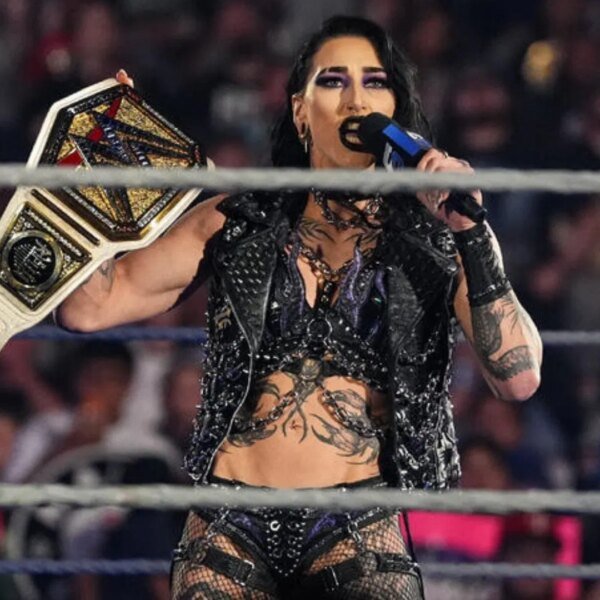 Rhea Ripley exhibits off spectacular physique; main WWE stars react