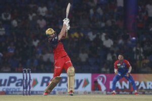 Manish Pandey dives full size to clinch sensible one-handed catch in RCB vs KKR IPL 2026 match [Watch]