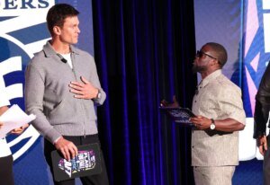 “Unlike your real dad, I actually showed up”: Tom Brady brutally takes pictures at Kevin Hart on Netflix’s roast occasion