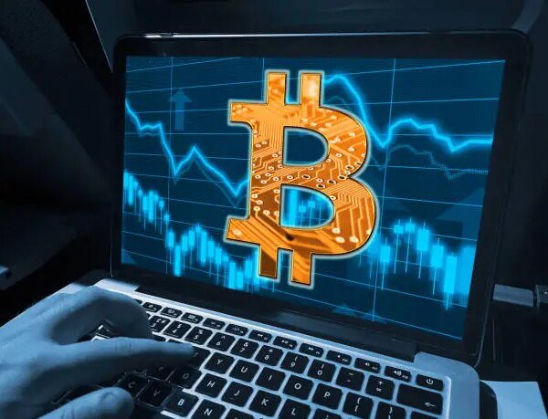 Bitcoin’s Golden Ratio Multiplier Drops Low, And It’s Predicting A 50% Crash
