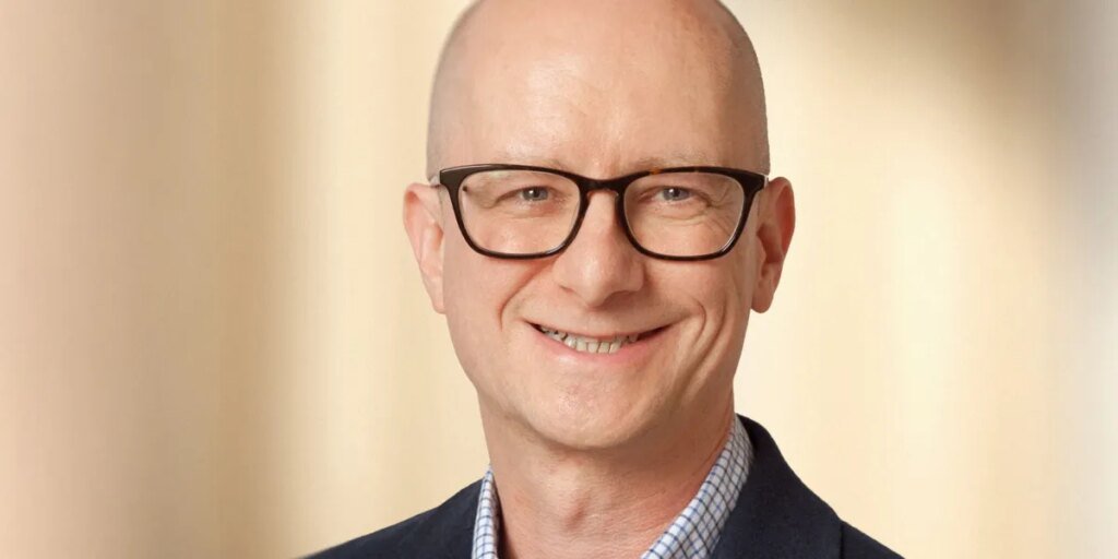 How HubSpot bought all engineers to make use of AI with none mandates