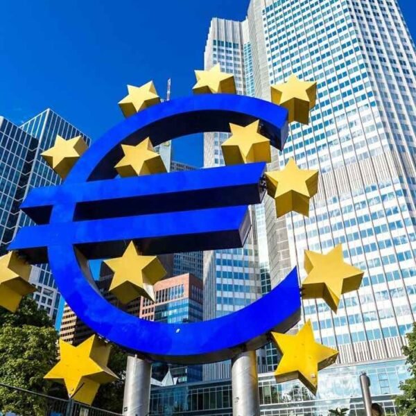 ECB Sleijpen: ECB is between baseline and hostile situations