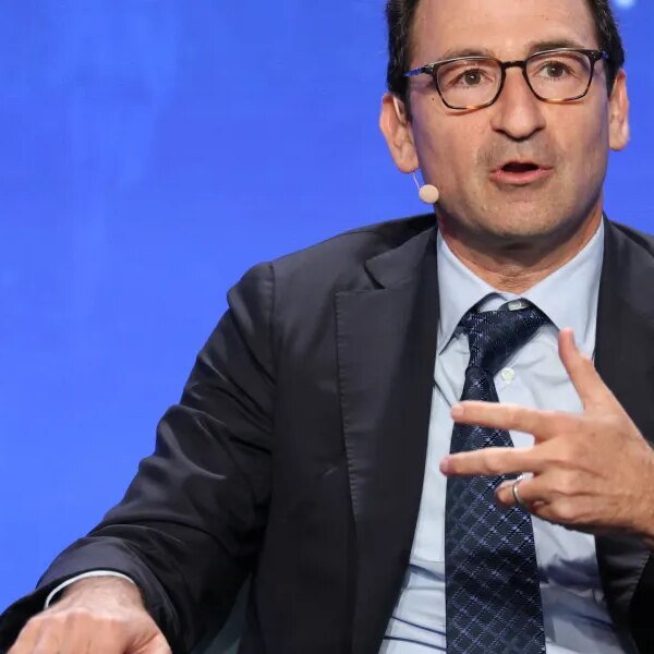 Blackstone COO Jon Gray predicts ‘huge boom’ in blue-collar jobs—his personal knowledge&hellip;