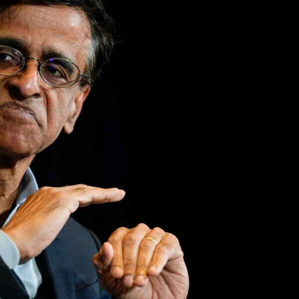 Snowflake CEO Sridhar Ramaswamy says consumption-based pricing is right here to remain