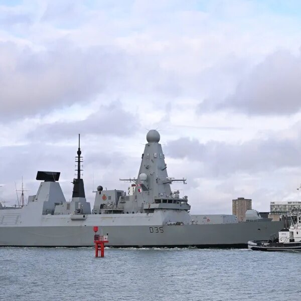 UK strikes warship to Middle East for potential Hormuz mission