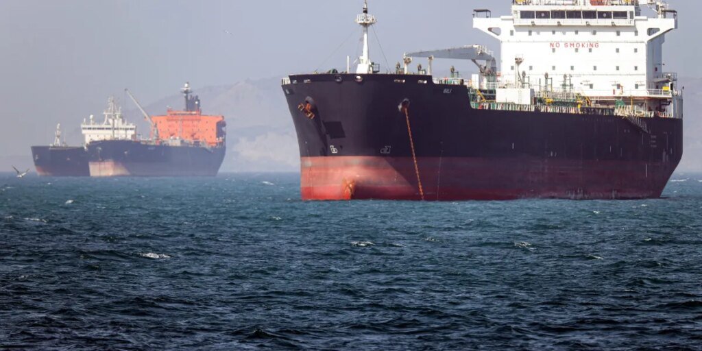 Oil drops as U.S. says take care of Iran and Hormuz reopening is close to