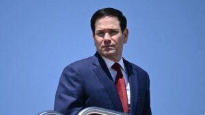 Rubio wears Nike tracksuit on Air Force One, sparks viral Maduro memes