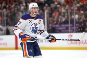 Wayne Gretzky quips about advising Connor McDavid to go away Edmonton Oilers