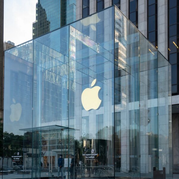 Apple: We Don't Need No Engineering, We Don't Need No Fold-A-Phone