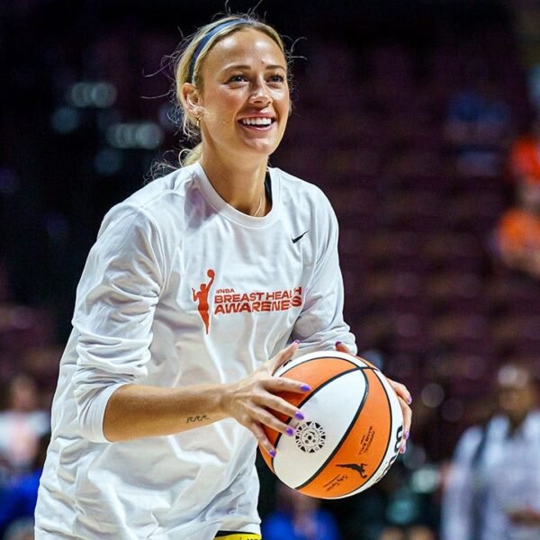 Sophie Cuningham has heads spinning together with her pregame outfit, Colbert’s remaining&hellip;