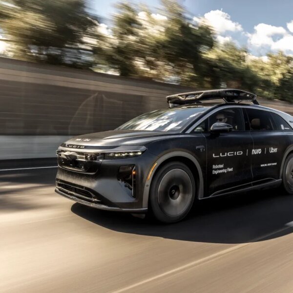 Uber faucets Hertz to wash, cost, and repair its Lucid Motors robotaxis