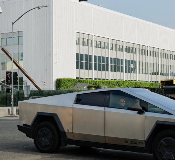 Elon Musk’s Next Move May Be a Mega-Merger of SpaceX and Tesla