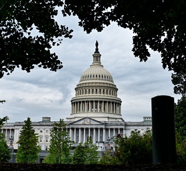 House Passes Iran War Powers Resolution in Bipartisan Rebuke to Trump