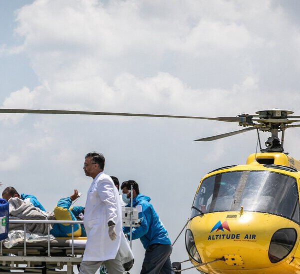 A Sherpa Survived 6 Days Alone on Everest. His Family Says He…
