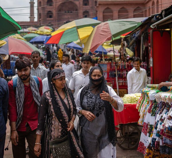 Laboring Under Delhi’s Harsh Heat, Workers Must Choose Health or Wages