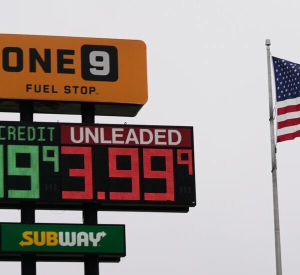 Oil Prices Tumble After Trump Announces Deal With Iran