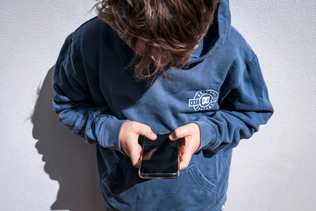 These are the nations transferring to ban social media for youngsters