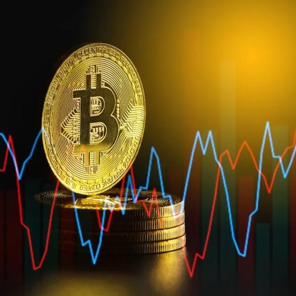 Bitcoin Drop Sparks $700M Liquidation Wave As Leverage Gets