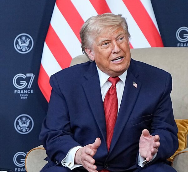 Trump Angrily Defends Iran Deal, Belittling the One Obama Signed