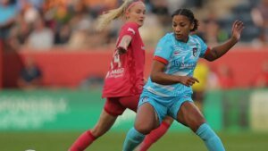 Chicago Stars mutually half methods with M Leilanni Nesbeth