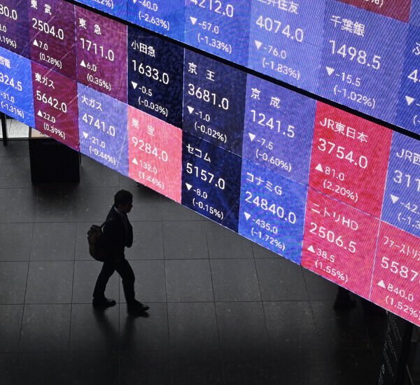 Stocks in Asia Tumble as A.I. Uncertainty Jolts Tech Shares